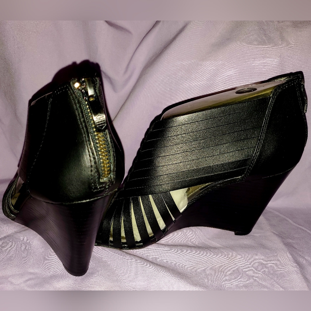 Sandals (Vince Camuto)